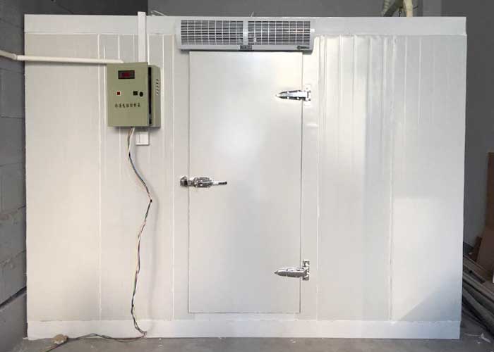 直接空气冷却装置中用于冷却空气的热导管束的冬季防冻分析_no.1189